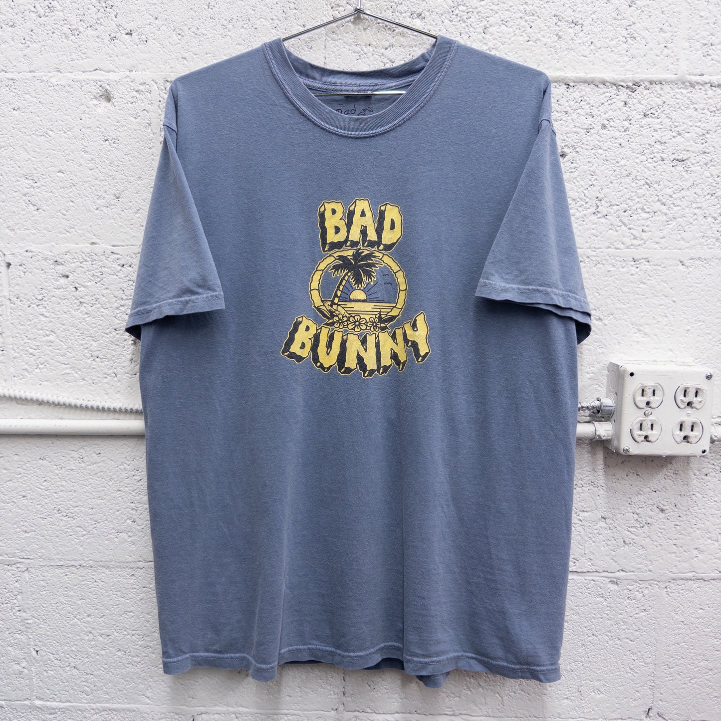 Bad Bunny Un Verano Sin Ti Worlds Hottest Tour Tee - L