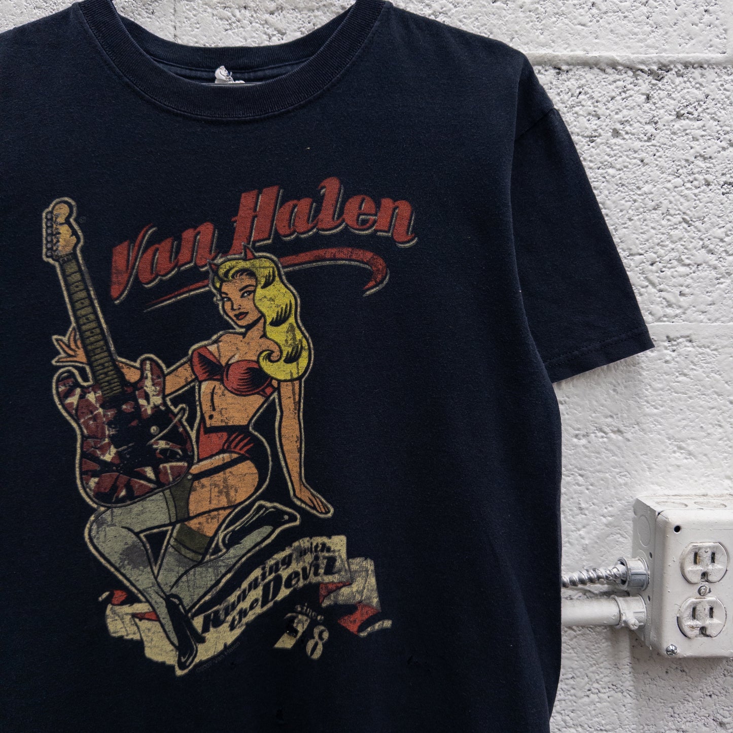 Vintage 2000s Van Halen World Tour Distressed Tee - M