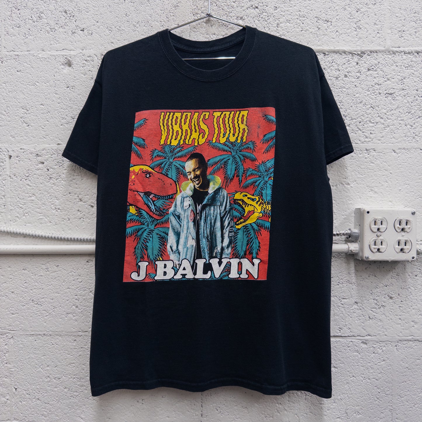 J Balvin Vibras Tour Tee - L