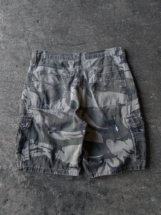 Vintage 2000s Wrangler Paint Thrashed Camo Shorts - 33