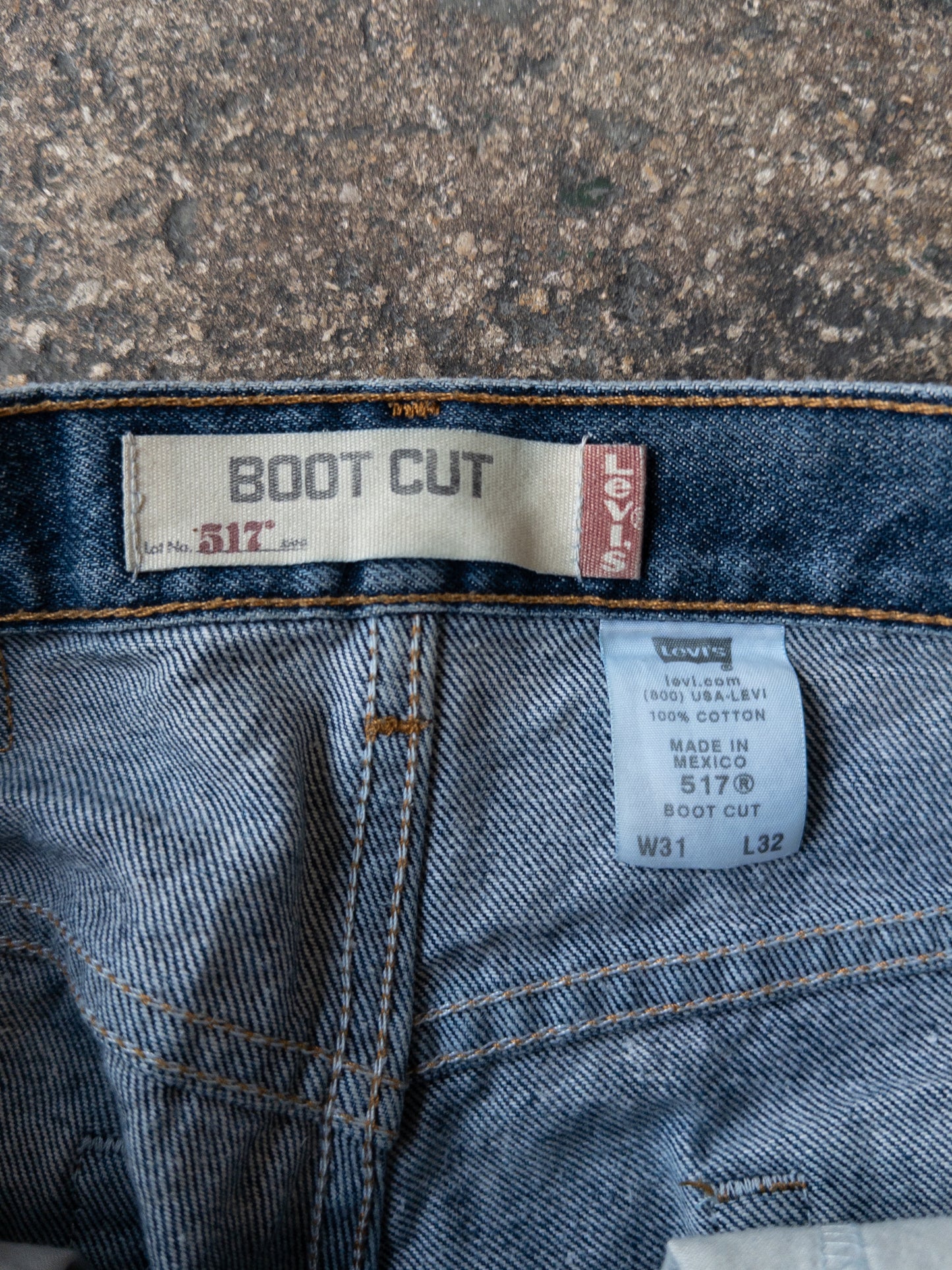 Vintage 2000s Levi's 517 Boot Cut Jeans - 31x32