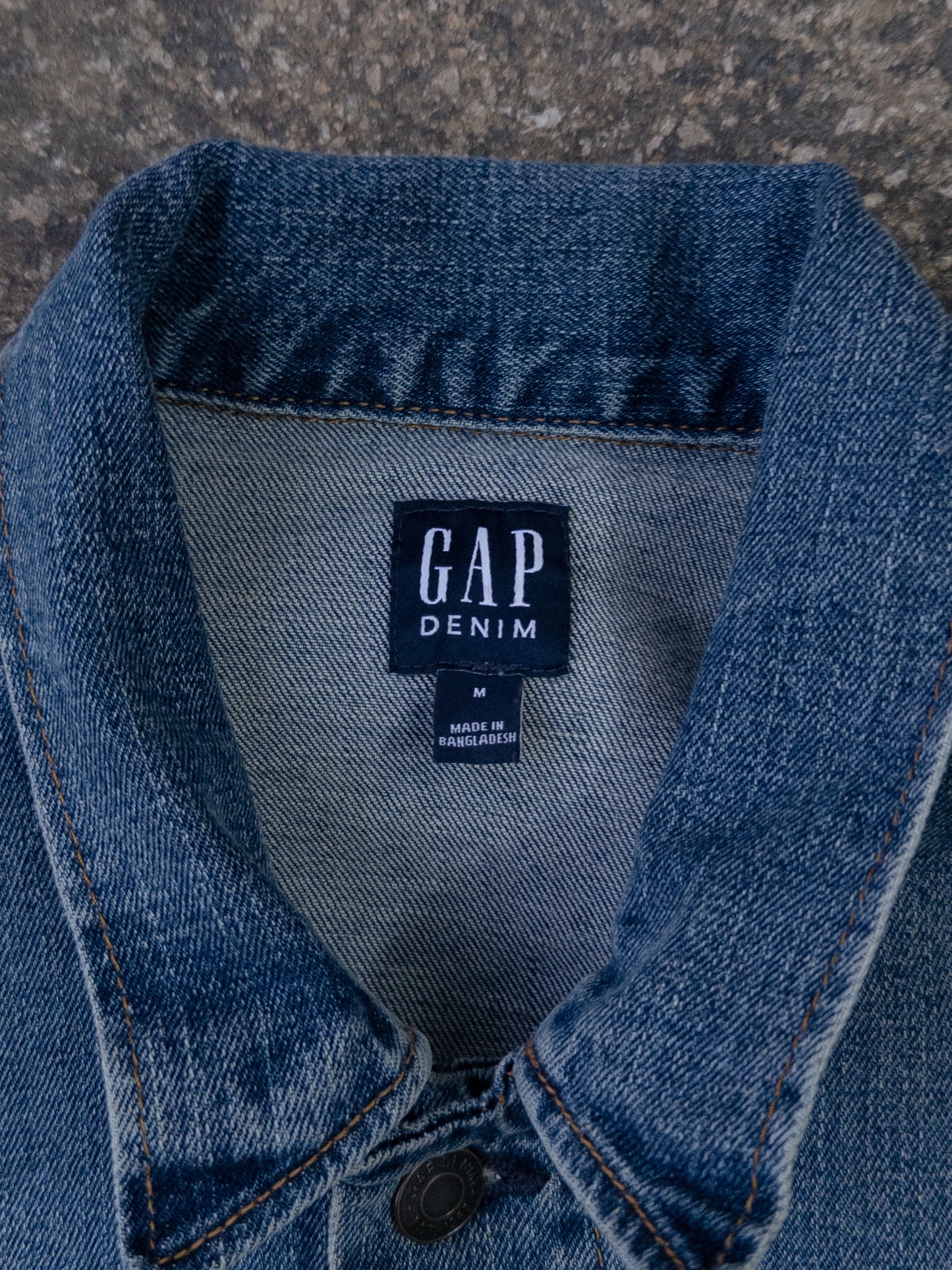 Vintage 2000s Gap Denim Trucker Jacket - Medium