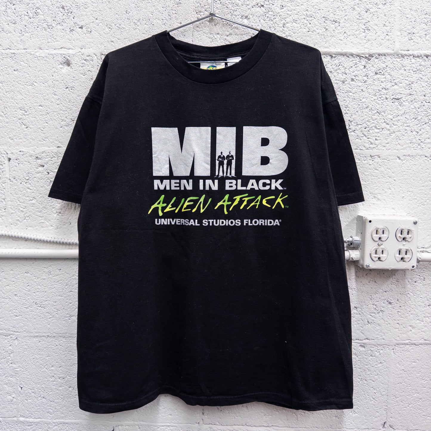 Vintage 2000s Men In Black Alien Attach Universal Studios Tee - XL