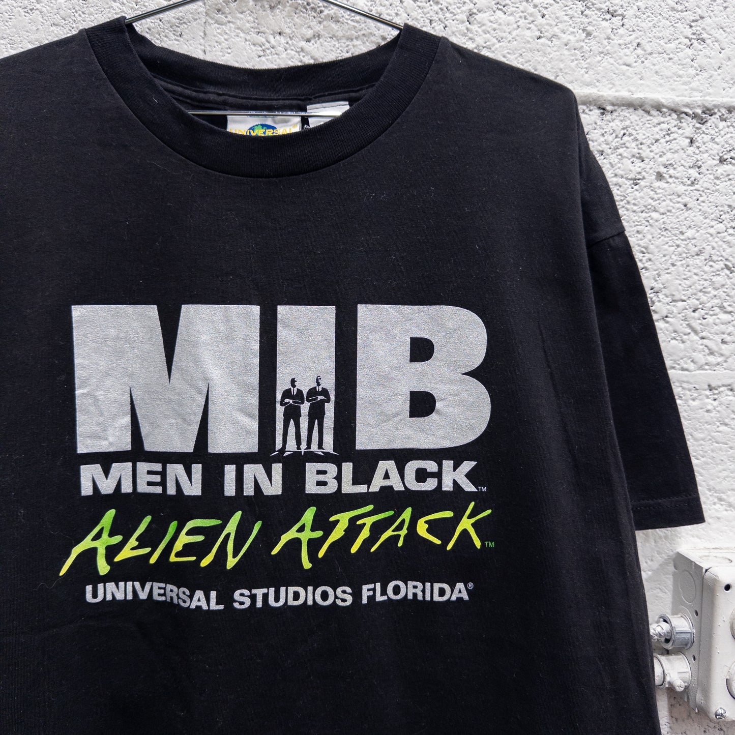 Vintage 2000s Men In Black Alien Attach Universal Studios Tee - XL