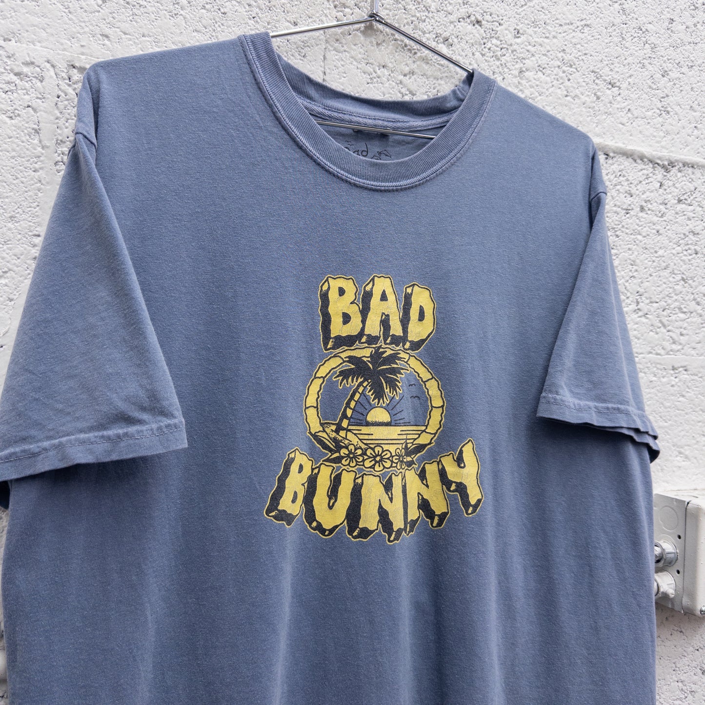 Bad Bunny Un Verano Sin Ti Worlds Hottest Tour Tee - L