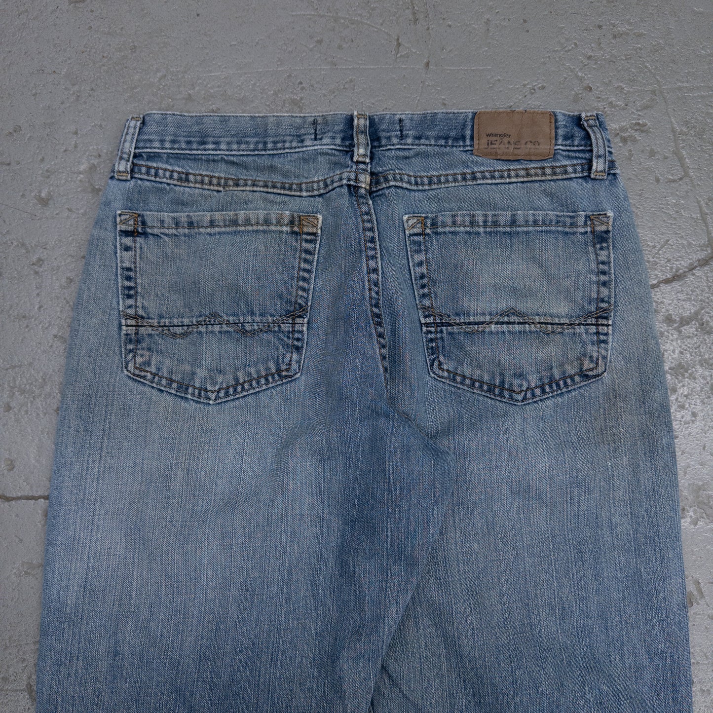 Vintage 2000s Wrangler Boot Cut Distressed Mens Jeans - 33x32