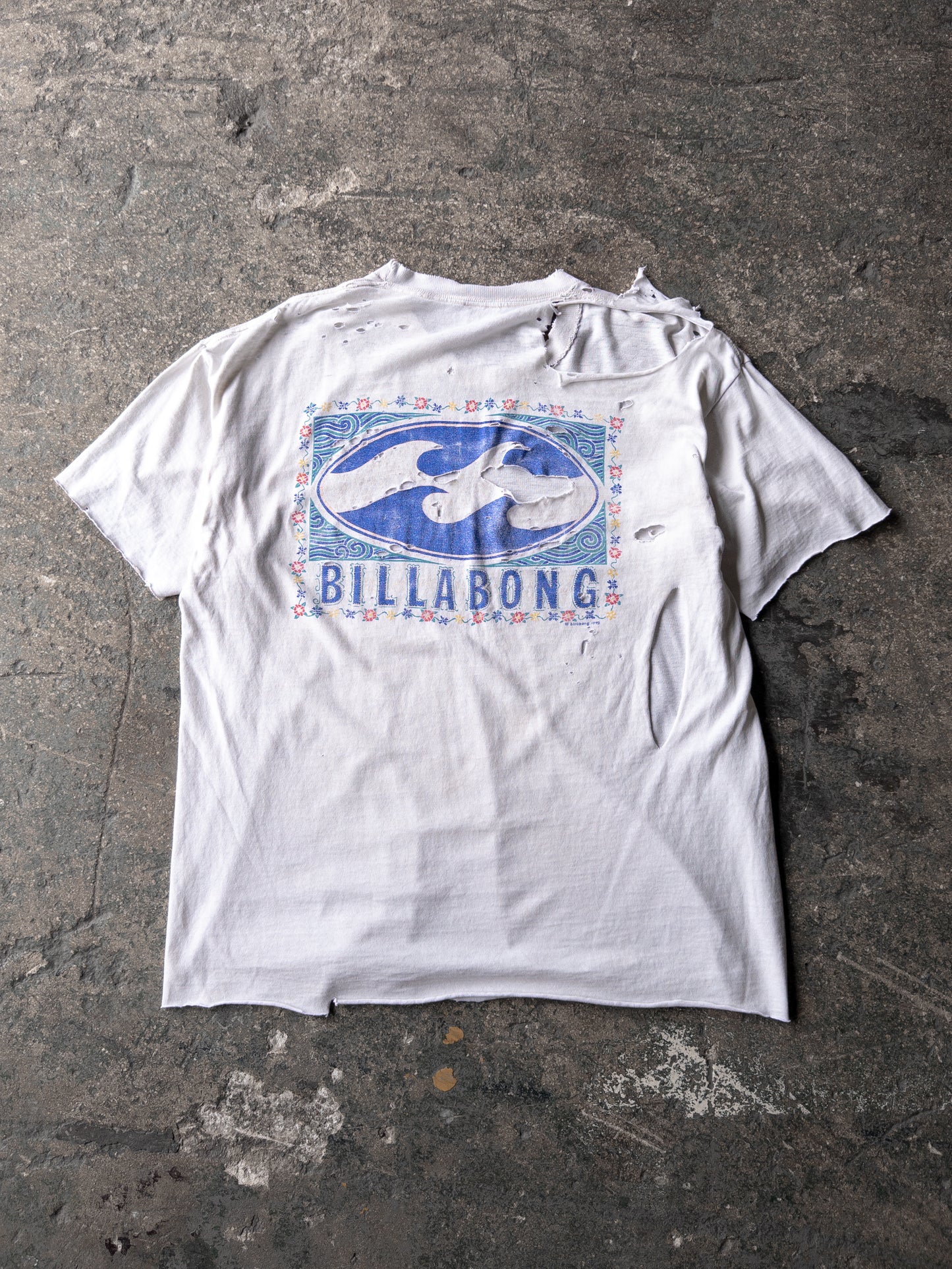Vintage 90s Billabong Thrashed Surf Tee. - Large