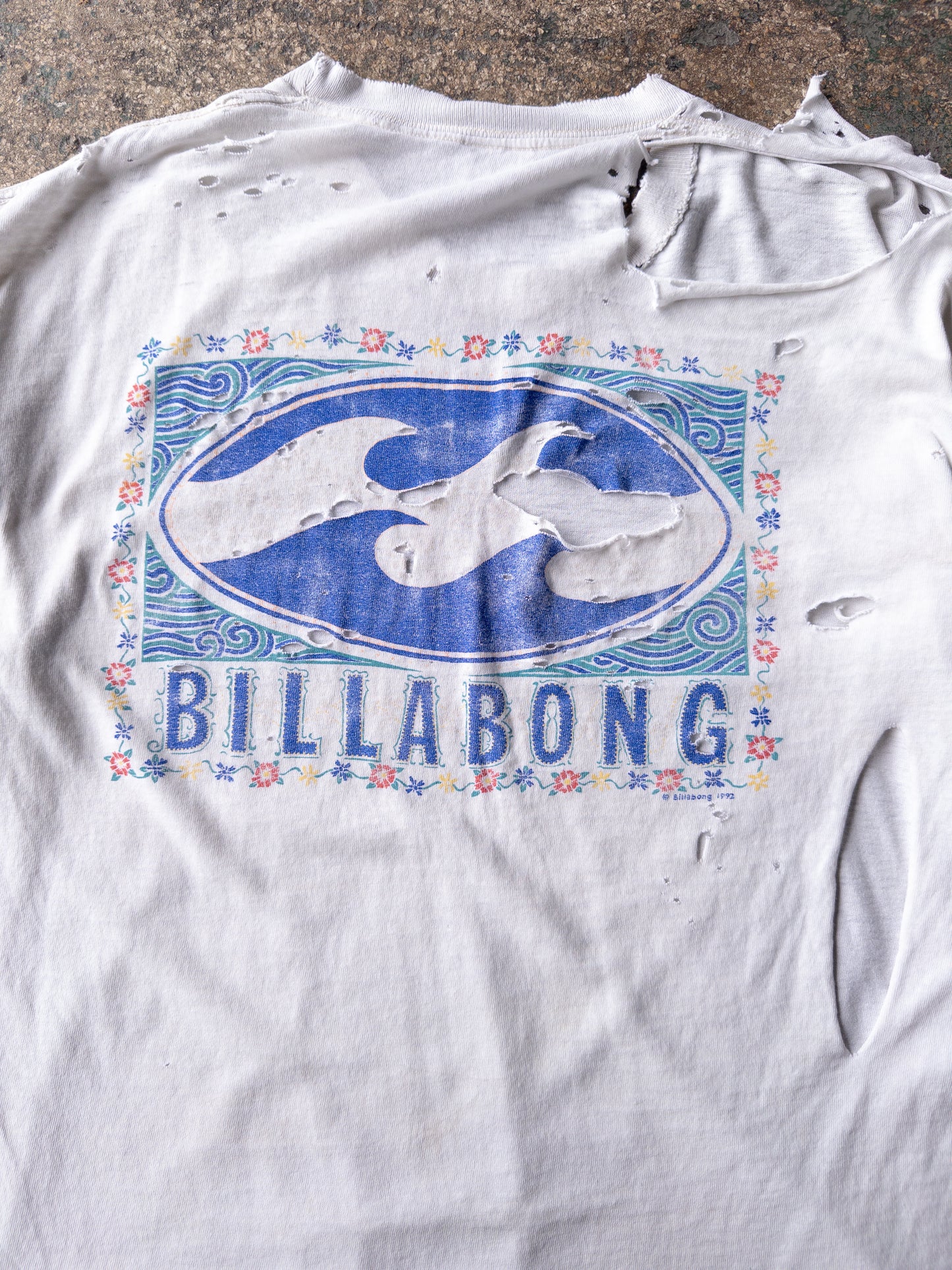Vintage 90s Billabong Thrashed Surf Tee. - Large