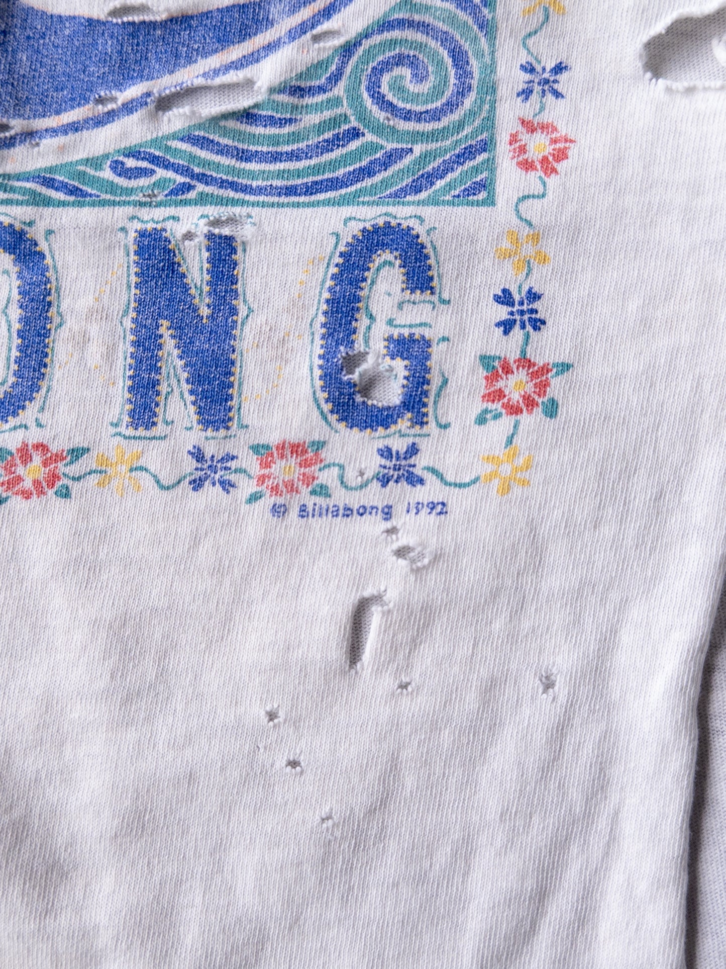 Vintage 90s Billabong Thrashed Surf Tee. - Large