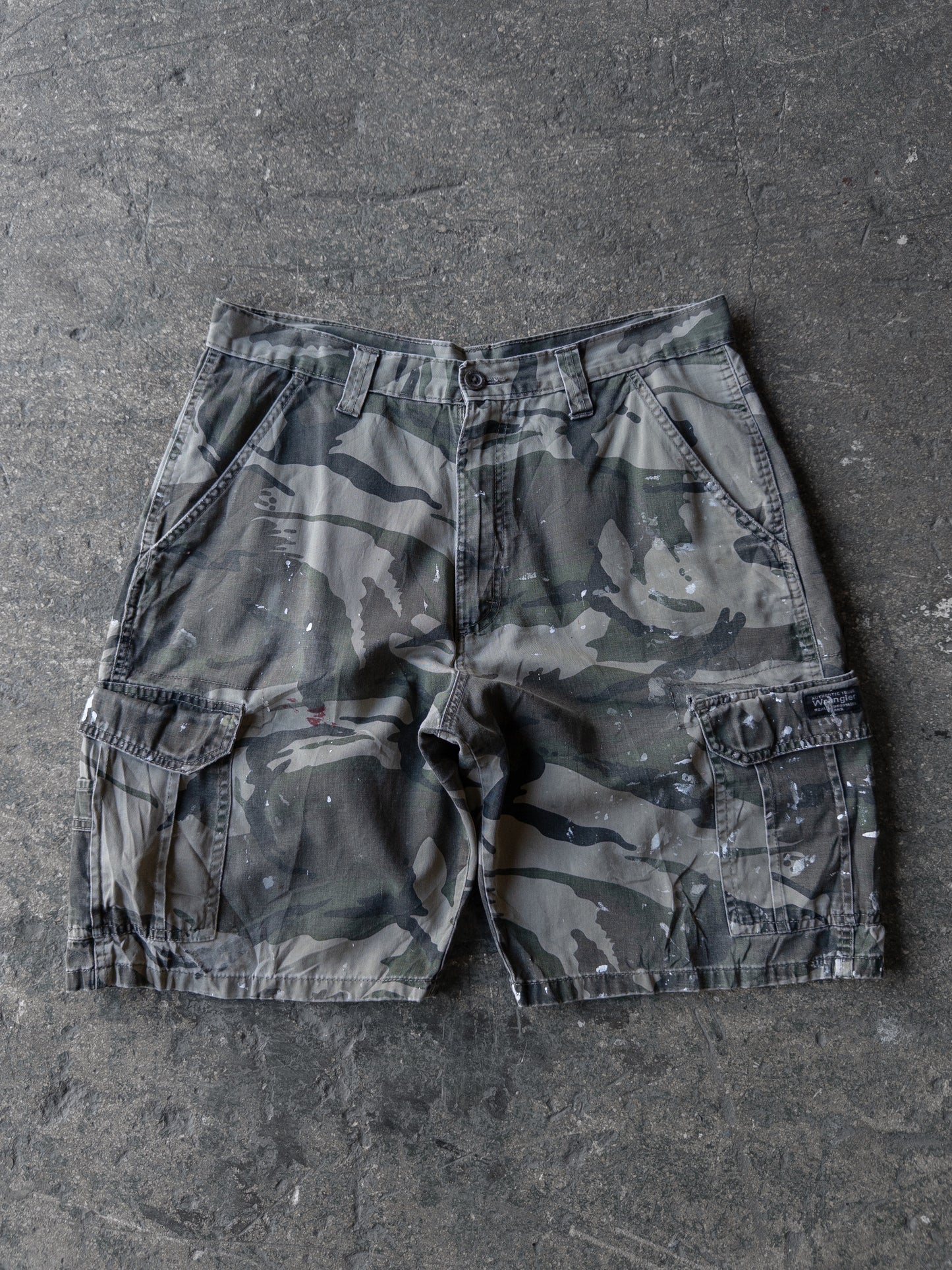 Vintage 2000s Wrangler Paint Thrashed Camo Shorts - 33