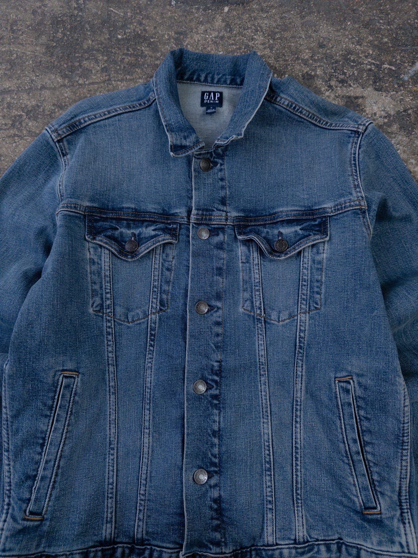 Vintage 2000s Gap Denim Trucker Jacket - Medium