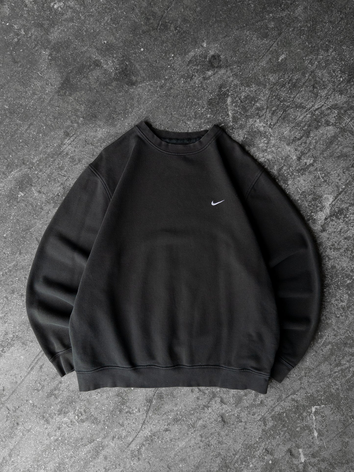Vintage 2000s Nike Black Crewneck - Large